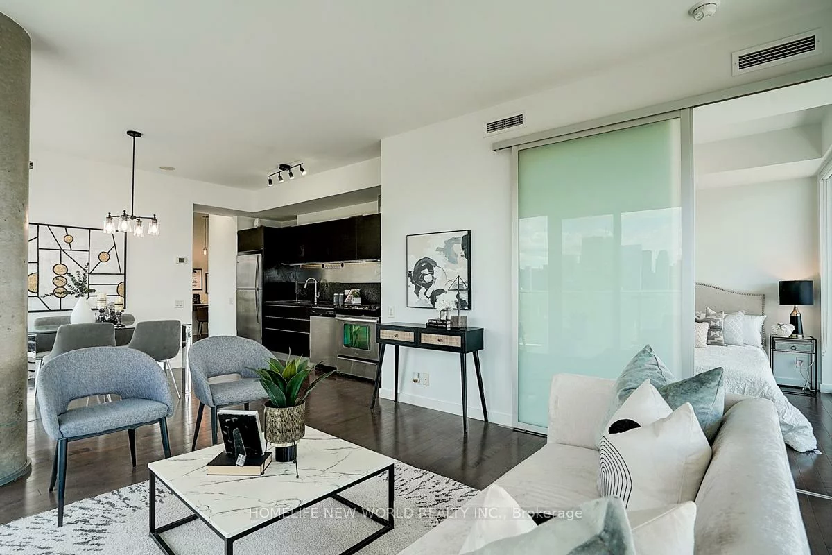 390, Cherry, Waterfront Communities C8, Toronto