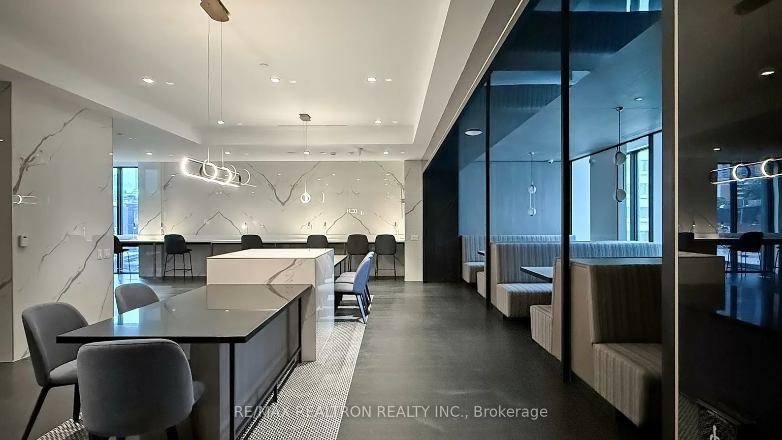 8, Wellesley, Bay Street Corridor, Toronto