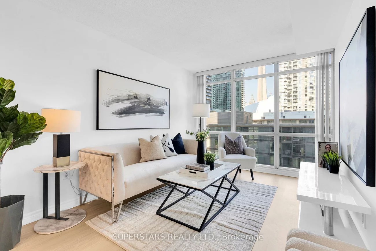 15, Fort York, Waterfront Communities C1, Toronto