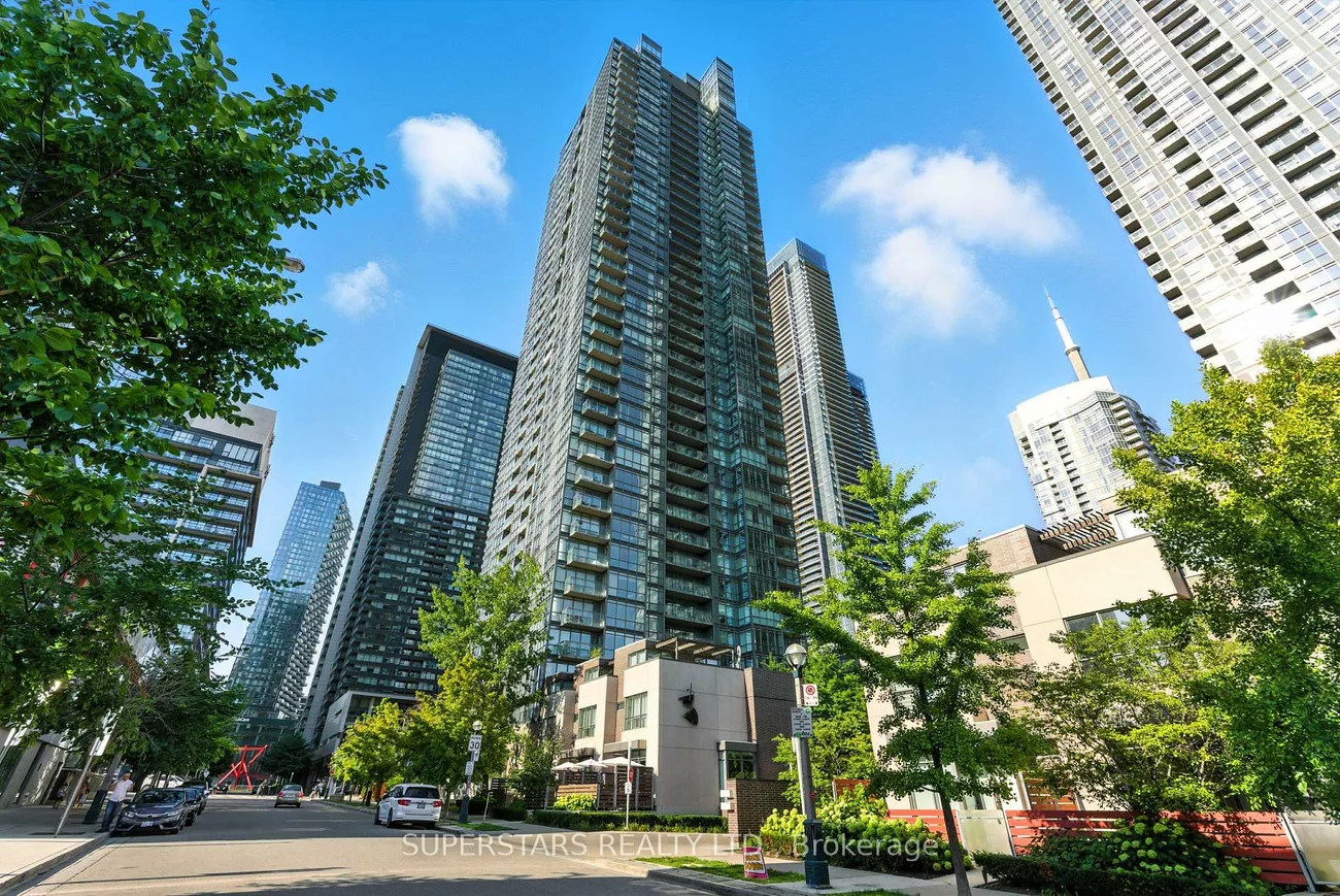 15, Fort York, Waterfront Communities C1, Toronto