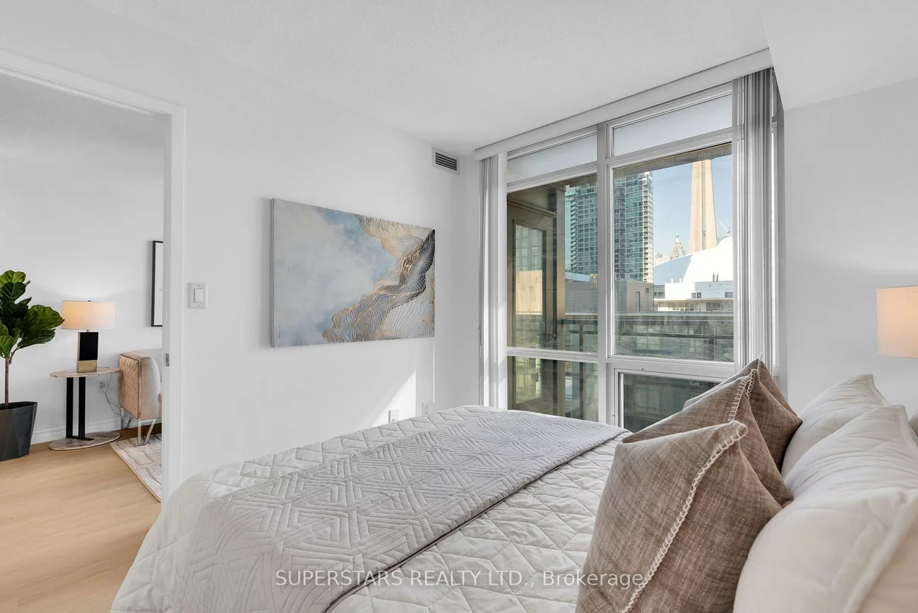 15, Fort York, Waterfront Communities C1, Toronto