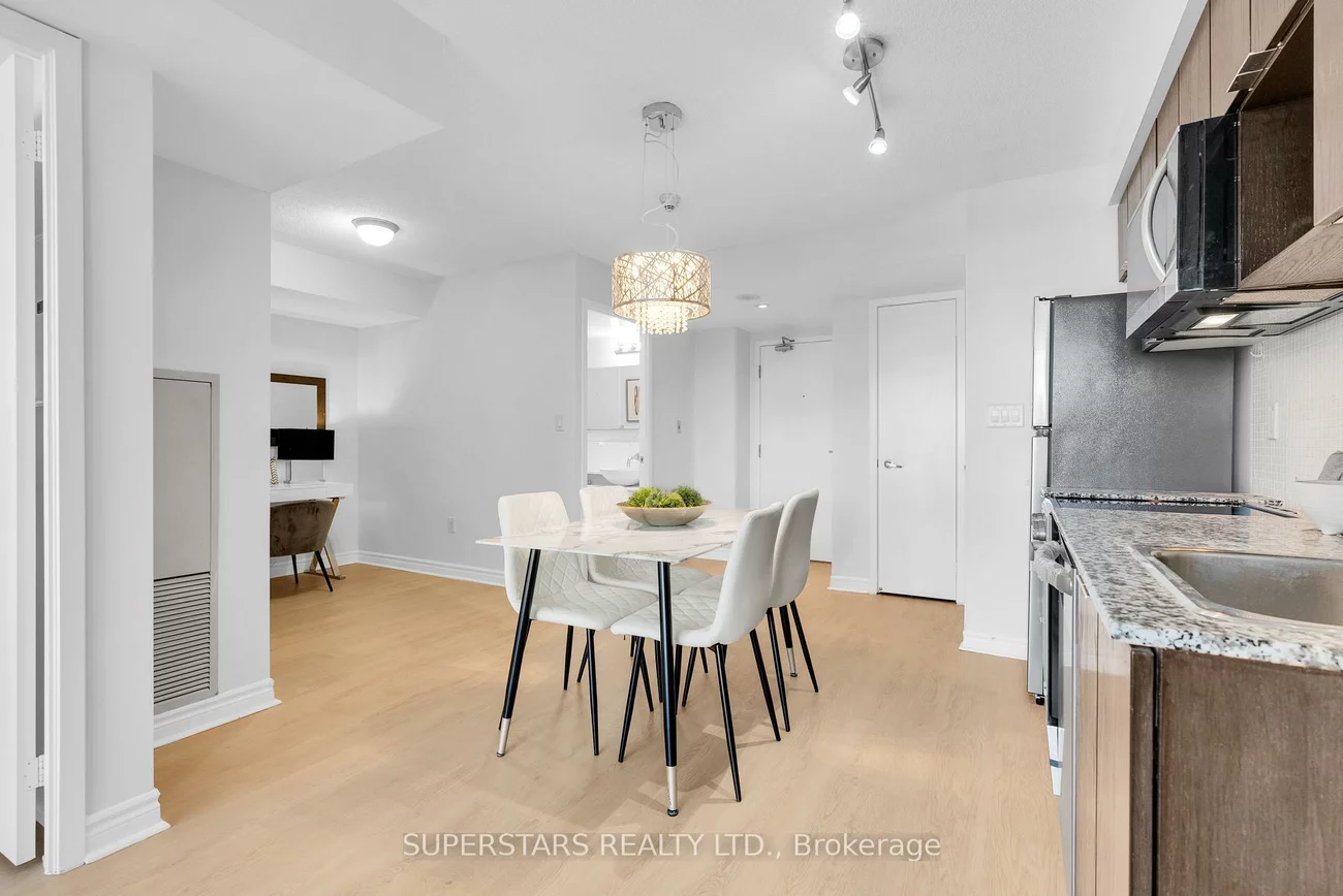 15, Fort York, Waterfront Communities C1, Toronto