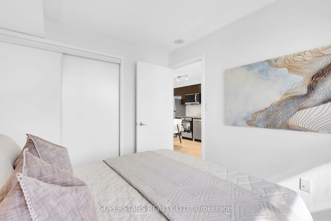 15, Fort York, Waterfront Communities C1, Toronto