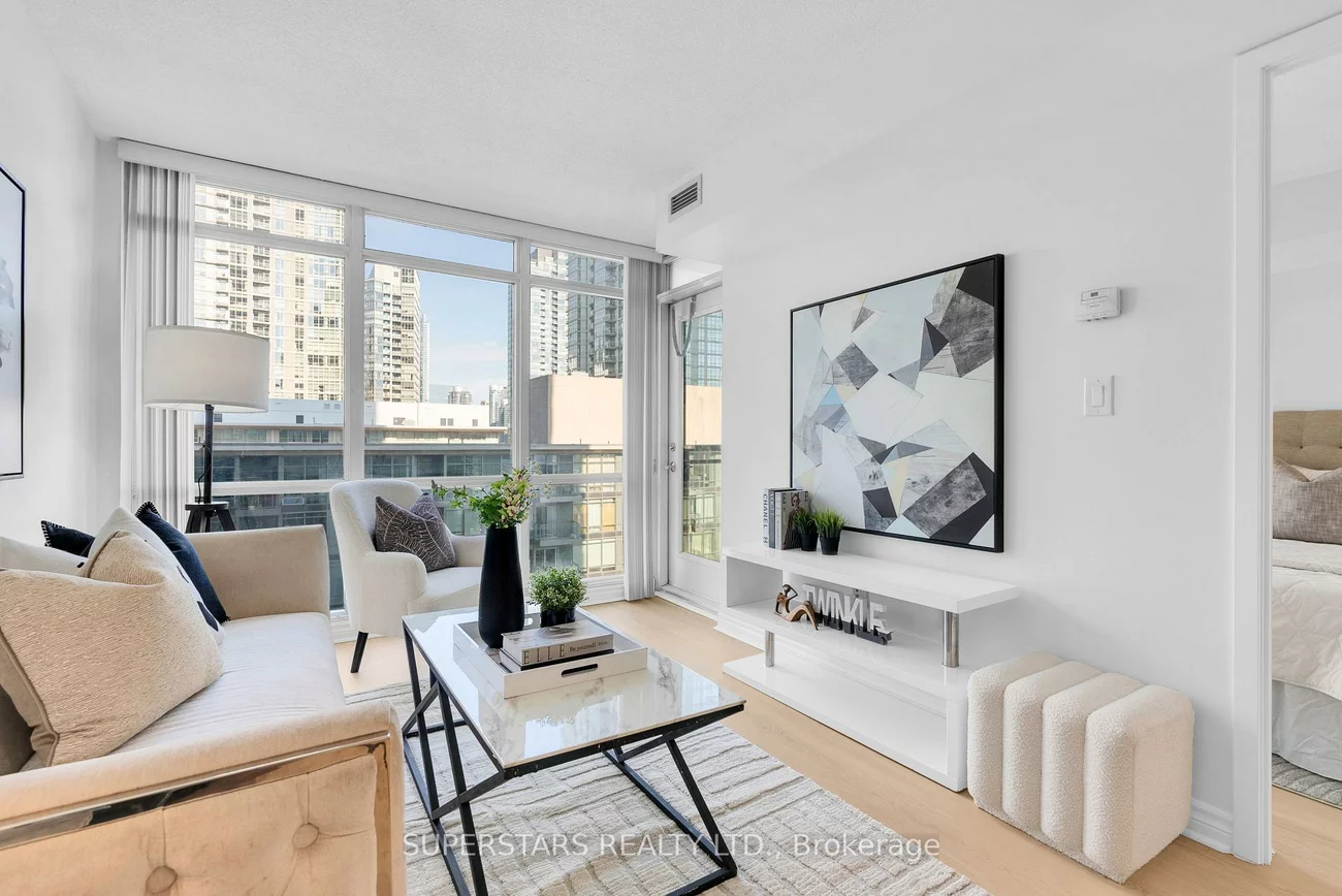 15, Fort York, Waterfront Communities C1, Toronto