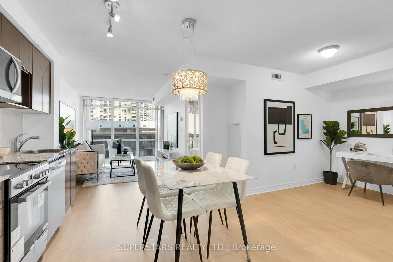 15, Fort York, Waterfront Communities C1, Toronto