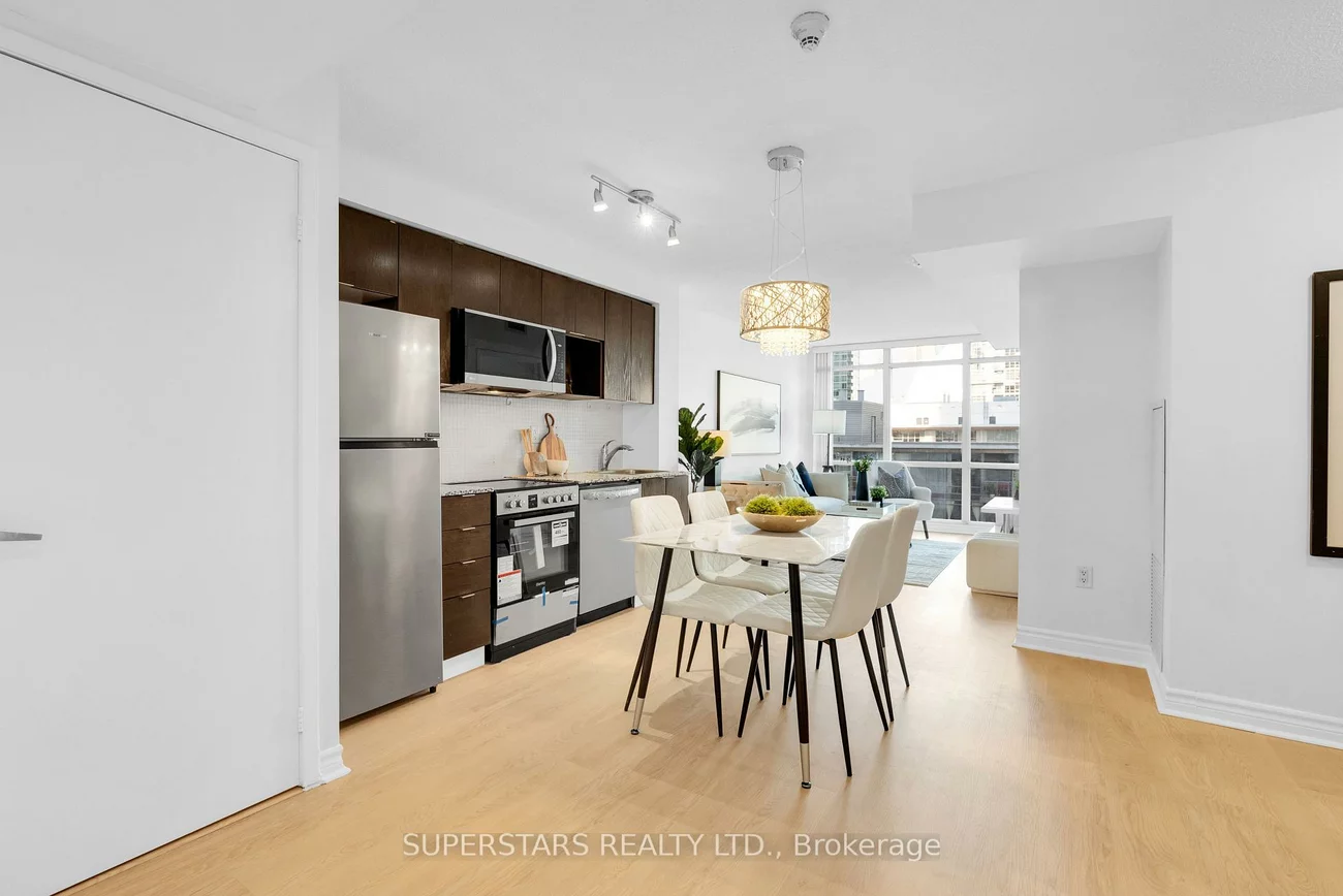 15, Fort York, Waterfront Communities C1, Toronto