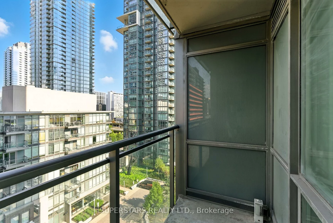15, Fort York, Waterfront Communities C1, Toronto
