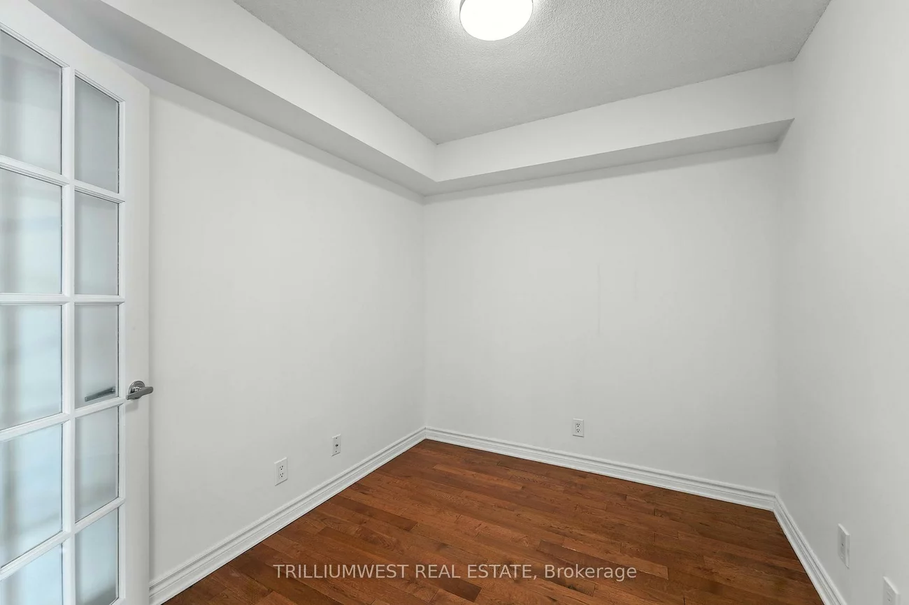 17, Barberry, Bayview Village, Toronto