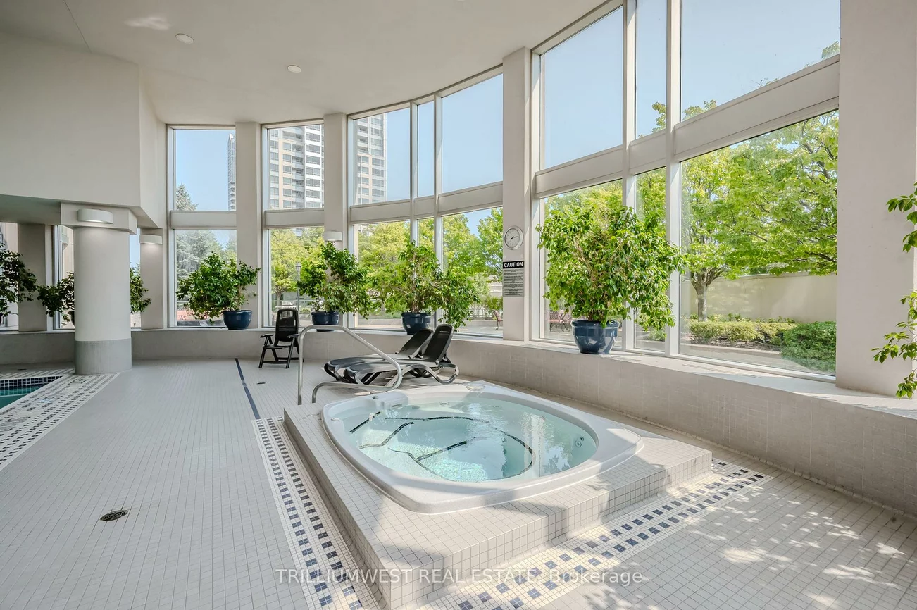 17, Barberry, Bayview Village, Toronto