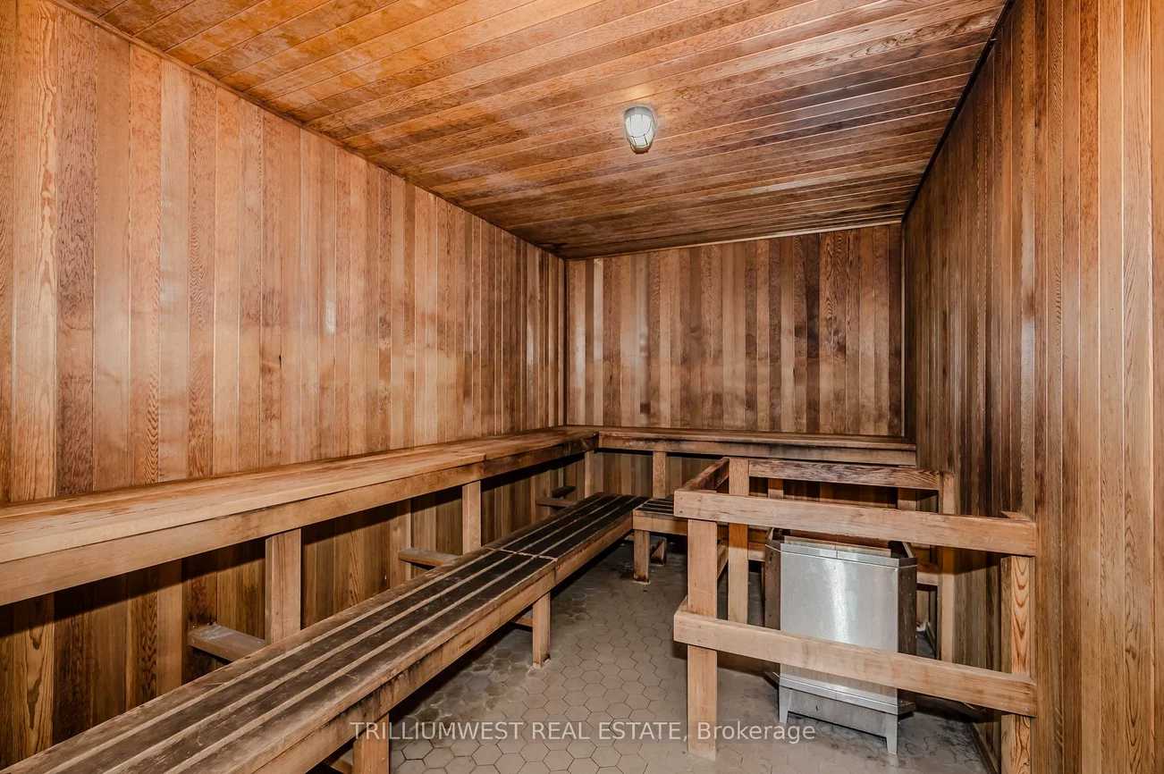 17, Barberry, Bayview Village, Toronto