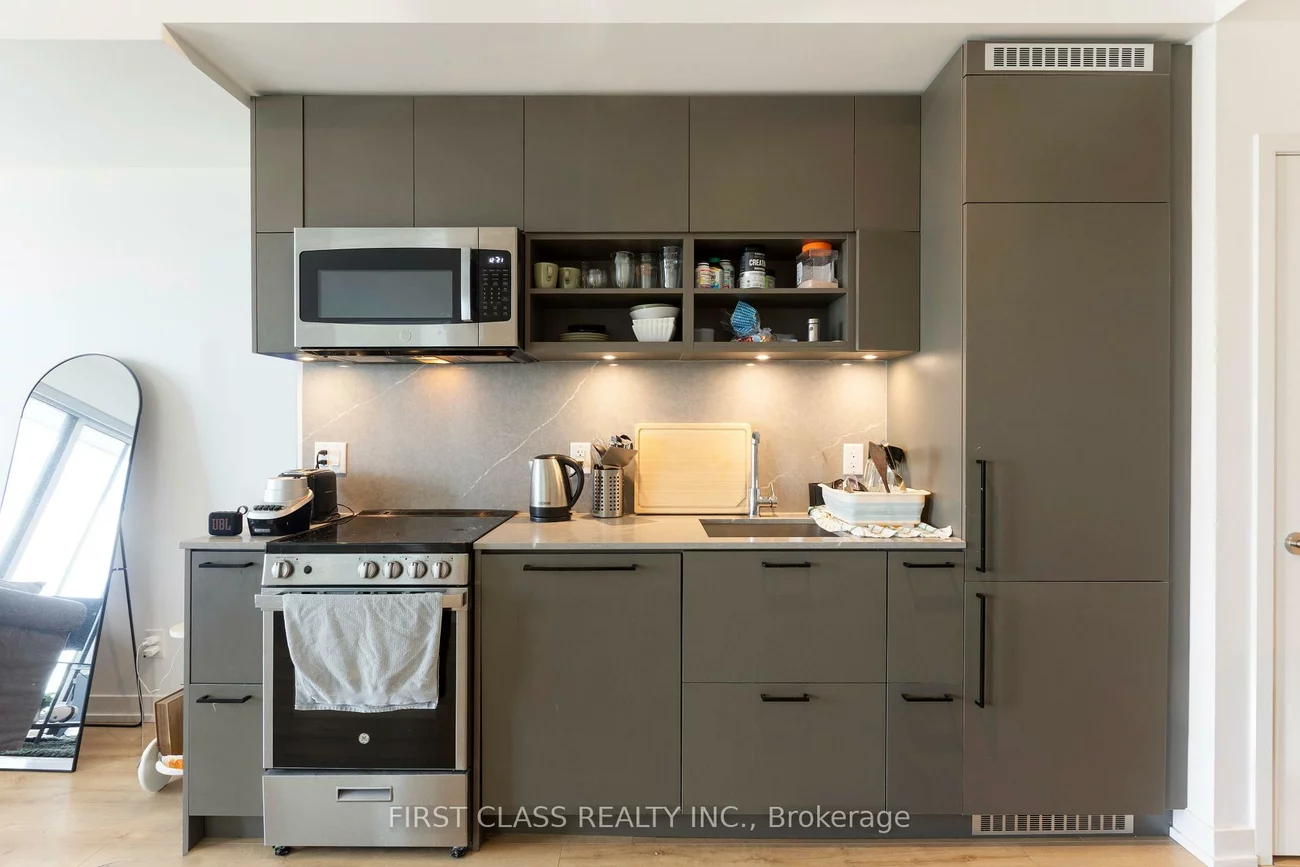 135, East Liberty, Niagara, Toronto