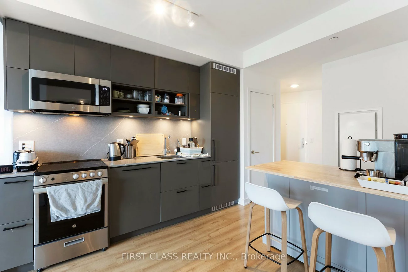 135, East Liberty, Niagara, Toronto
