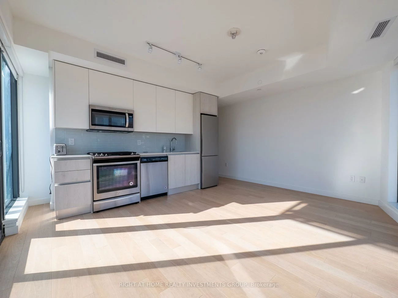 2A, Church, Waterfront Communities C8, Toronto