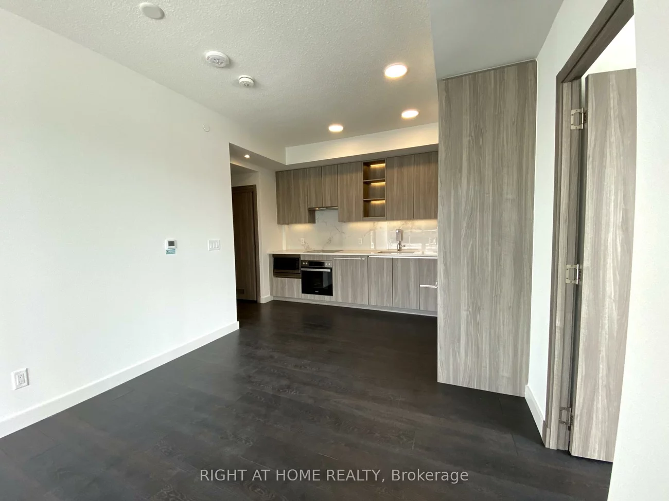 25, McMahon, Bayview Village, Toronto