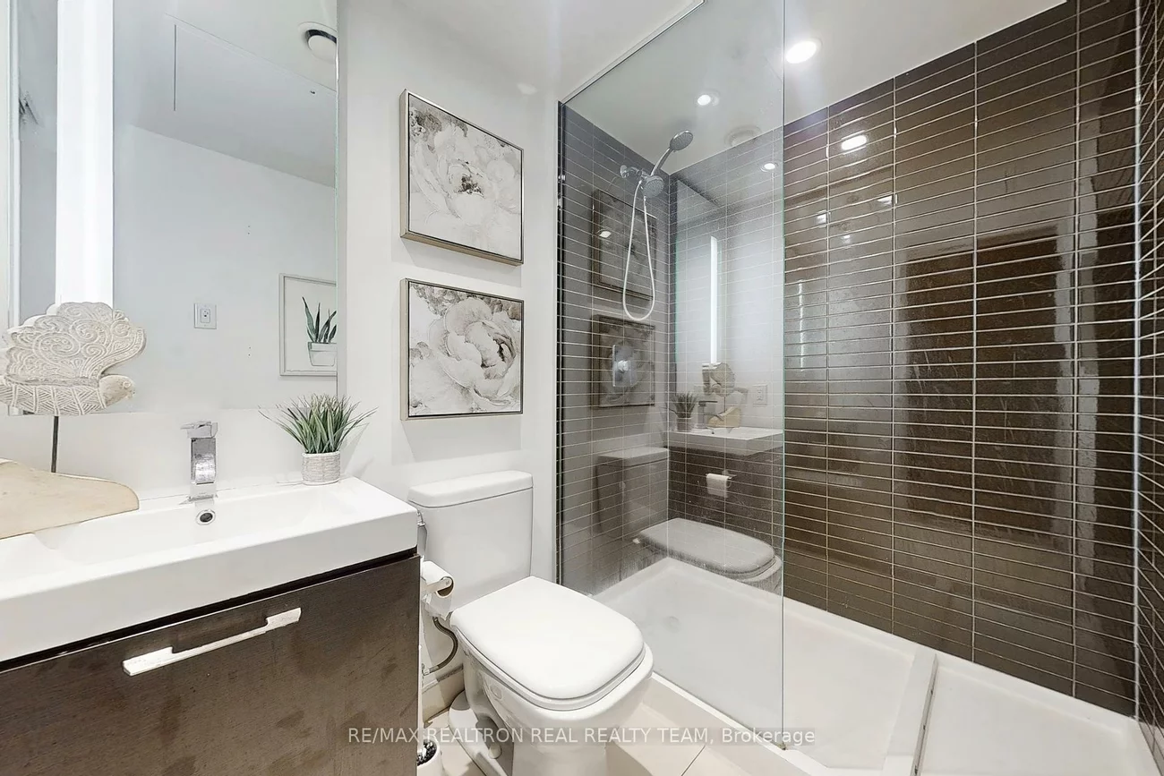 629, King, Waterfront Communities C1, Toronto