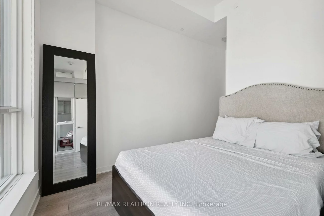 120, Parliament, Moss Park, Toronto