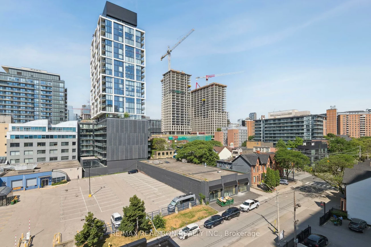 120, Parliament, Moss Park, Toronto