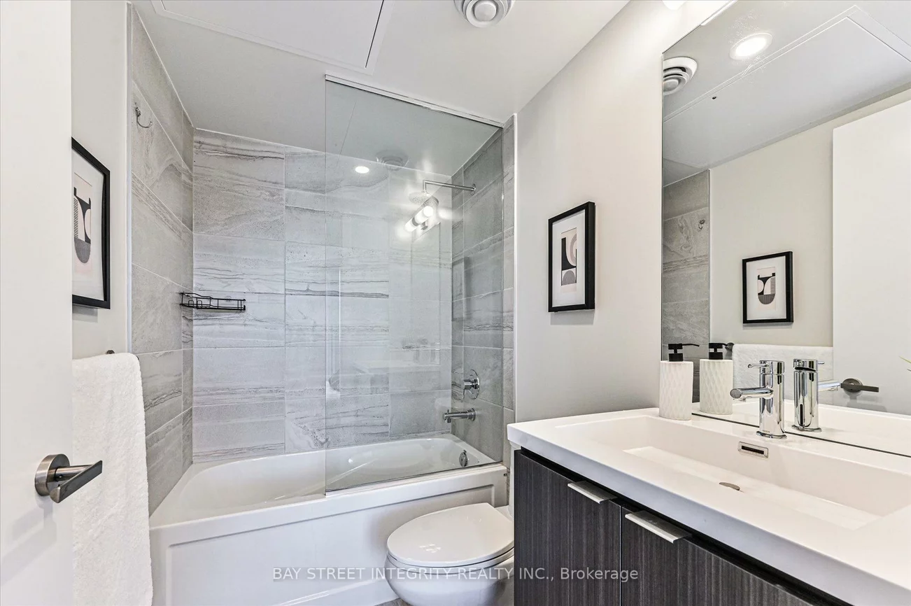 55, Cooper, Waterfront Communities C8, Toronto