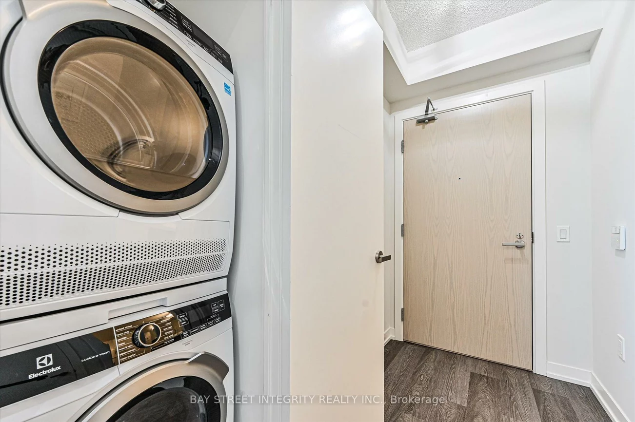 55, Cooper, Waterfront Communities C8, Toronto