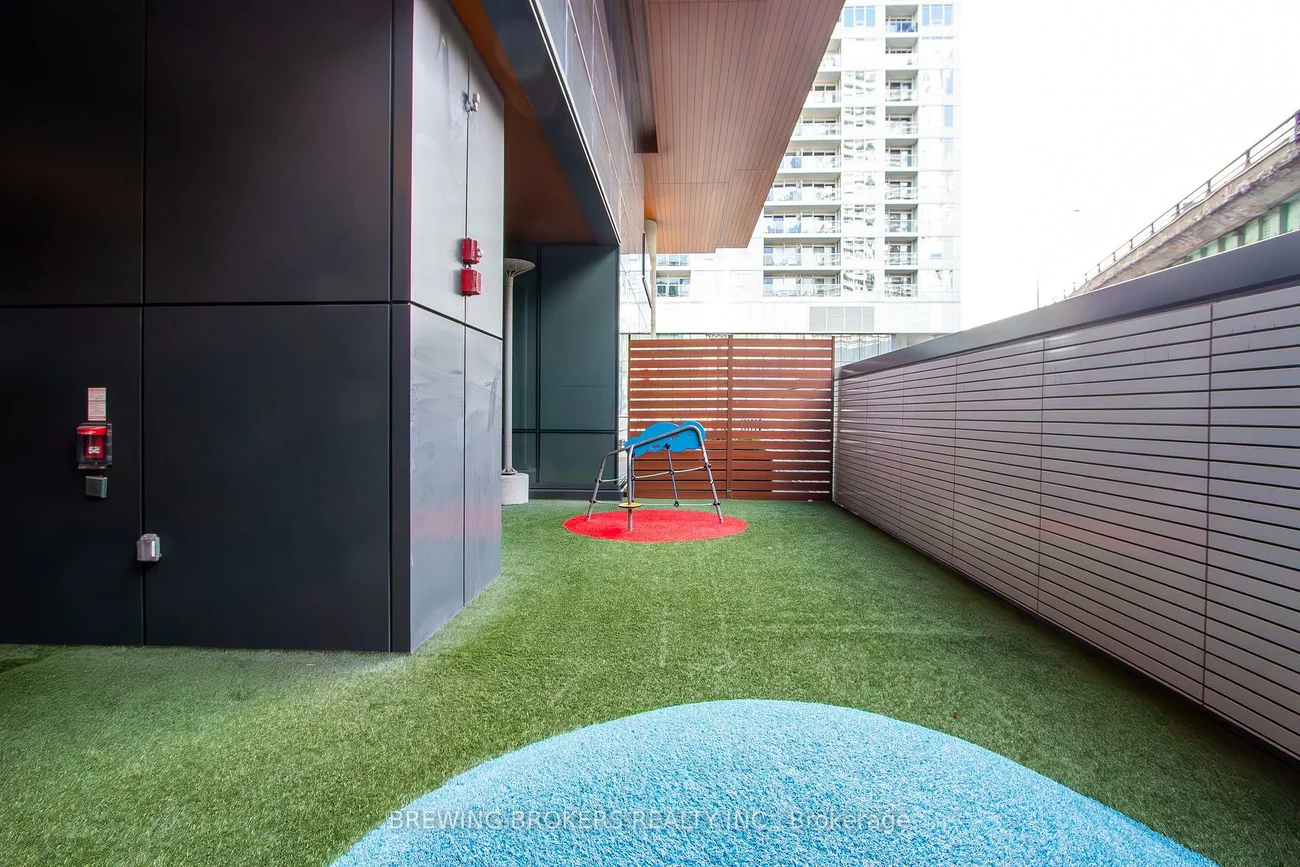 17, Bathurst, Waterfront Communities C1, Toronto