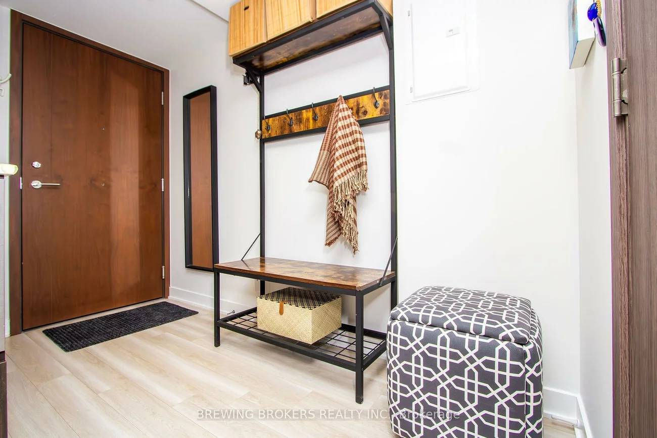 17, Bathurst, Waterfront Communities C1, Toronto