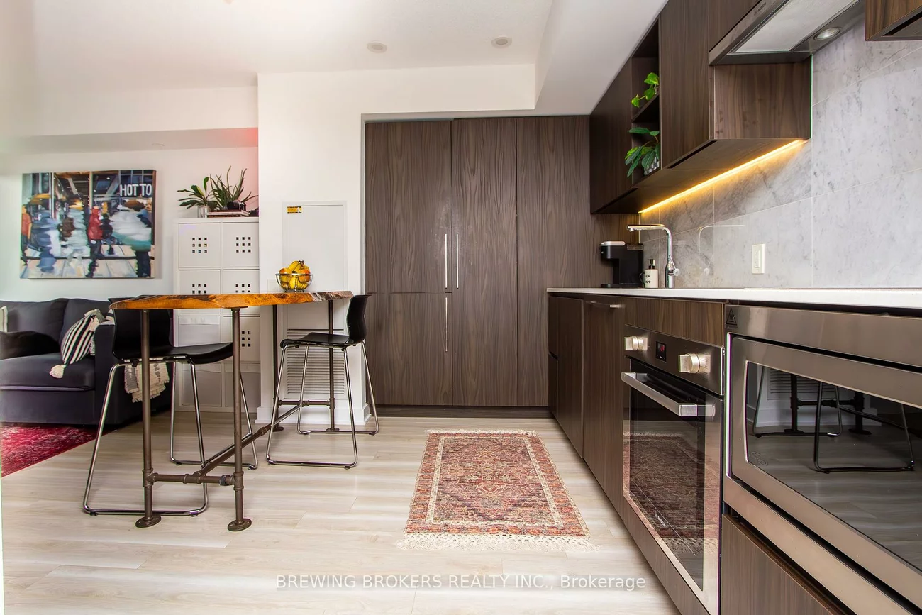 17, Bathurst, Waterfront Communities C1, Toronto