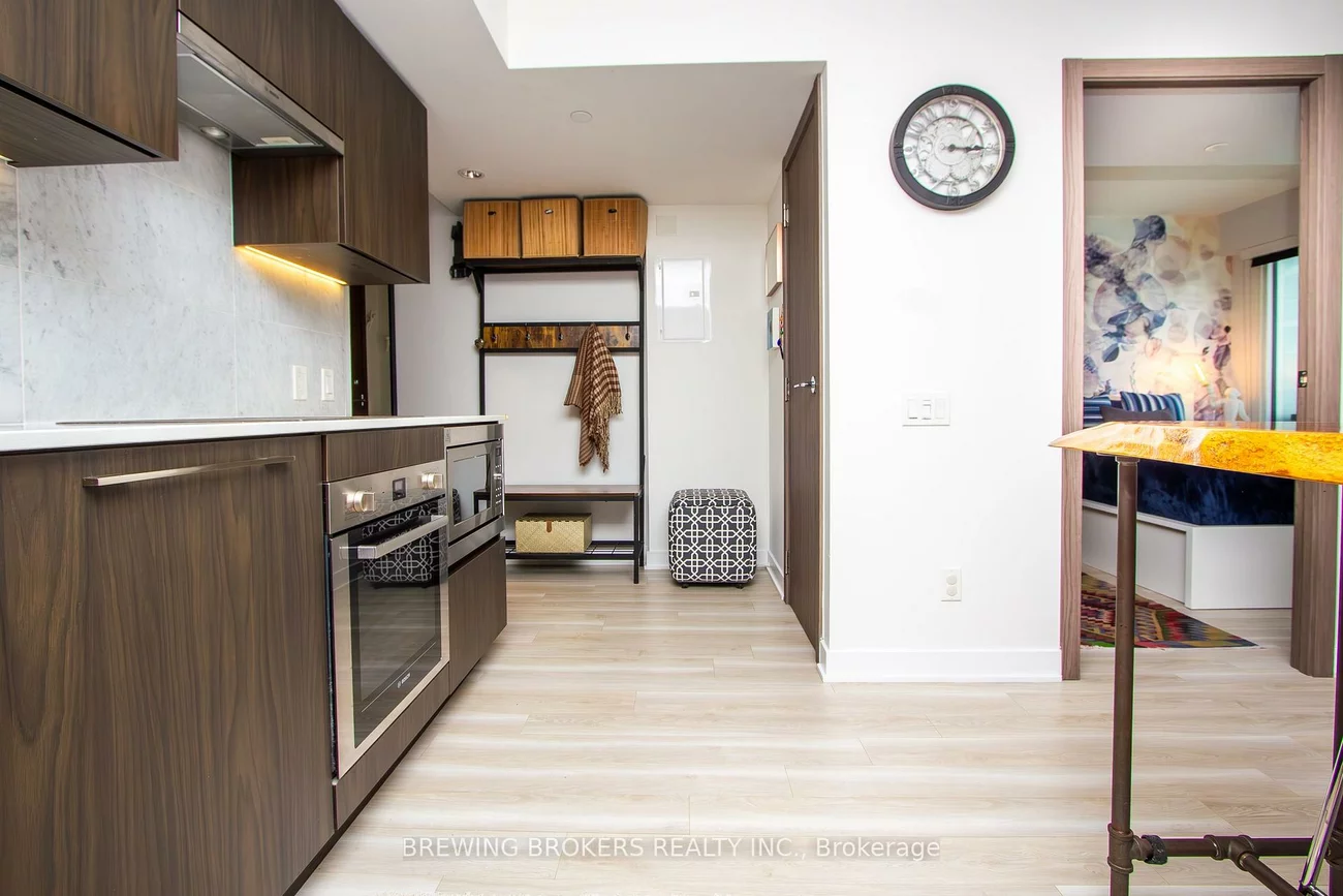 17, Bathurst, Waterfront Communities C1, Toronto