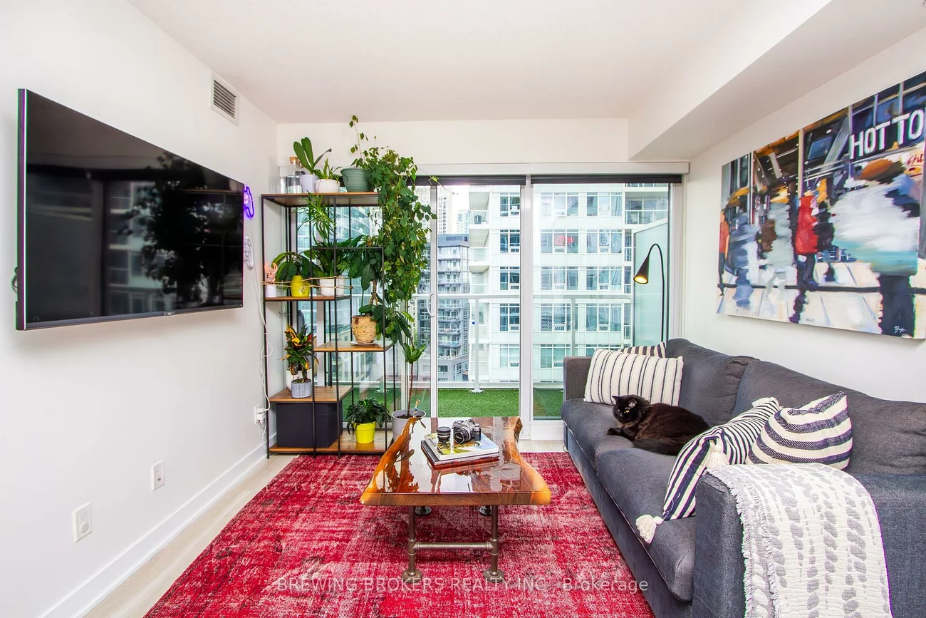 17, Bathurst, Waterfront Communities C1, Toronto