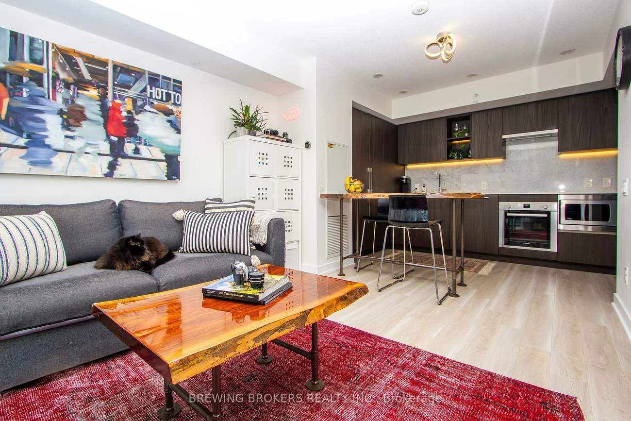 17, Bathurst, Waterfront Communities C1, Toronto