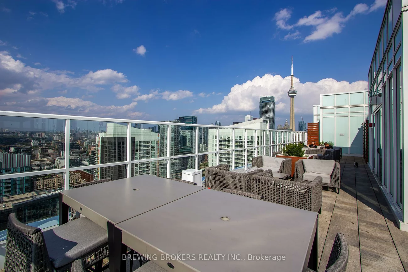 17, Bathurst, Waterfront Communities C1, Toronto