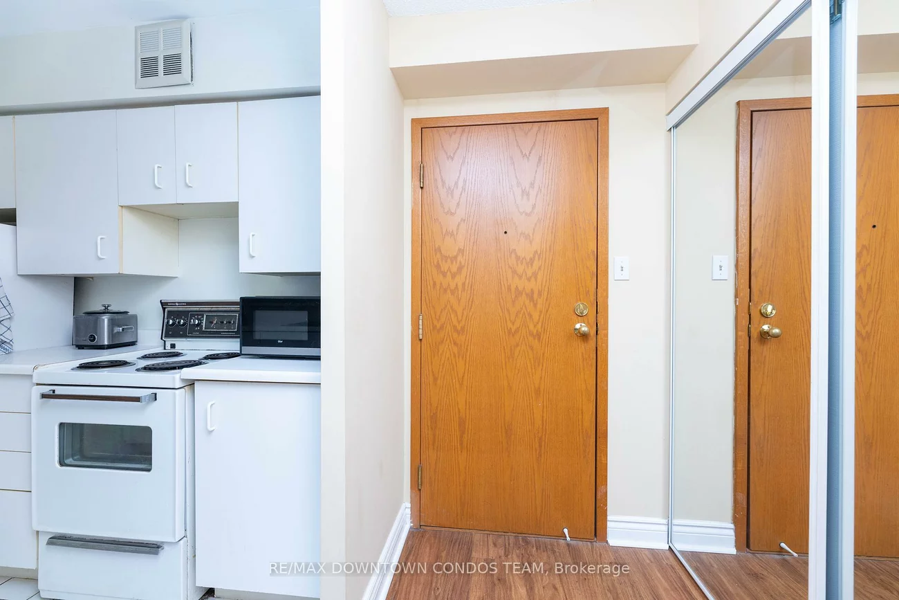 44, St Joseph, Bay Street Corridor, Toronto