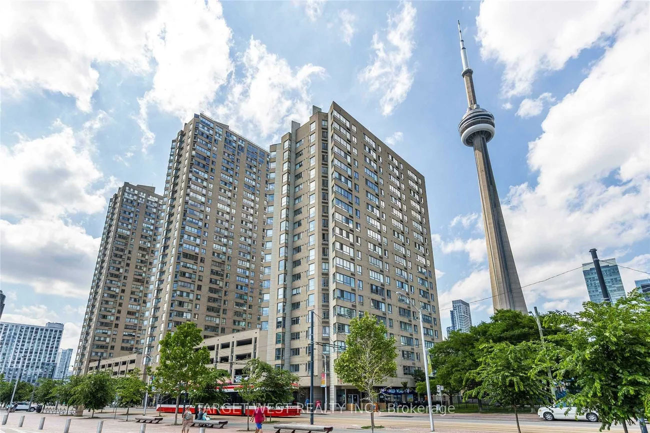 250, Queens, Waterfront Communities C1, Toronto