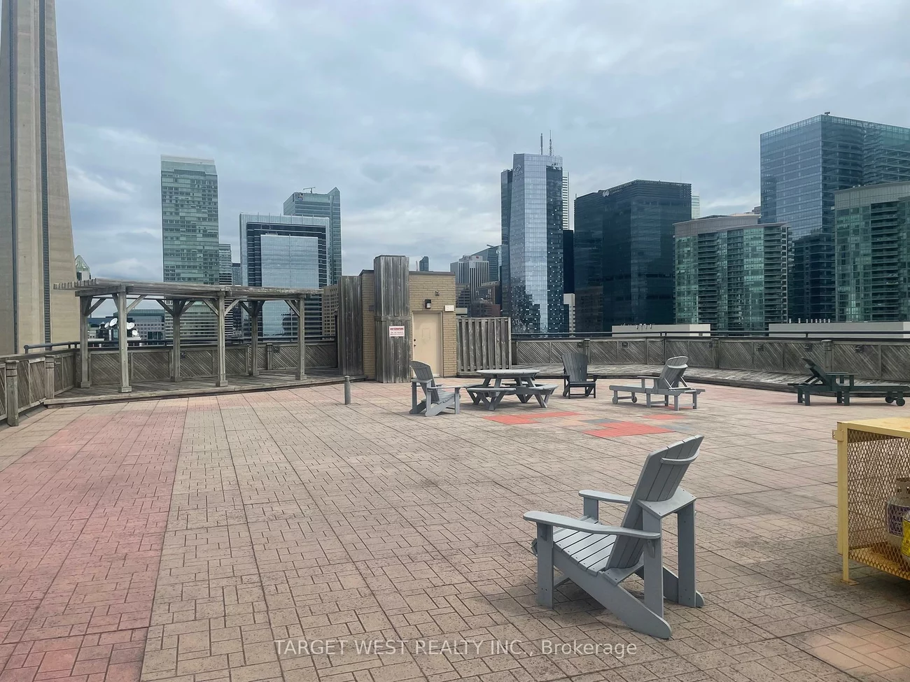 250, Queens, Waterfront Communities C1, Toronto