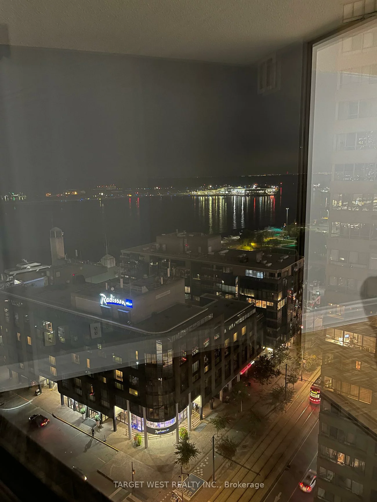 250, Queens, Waterfront Communities C1, Toronto