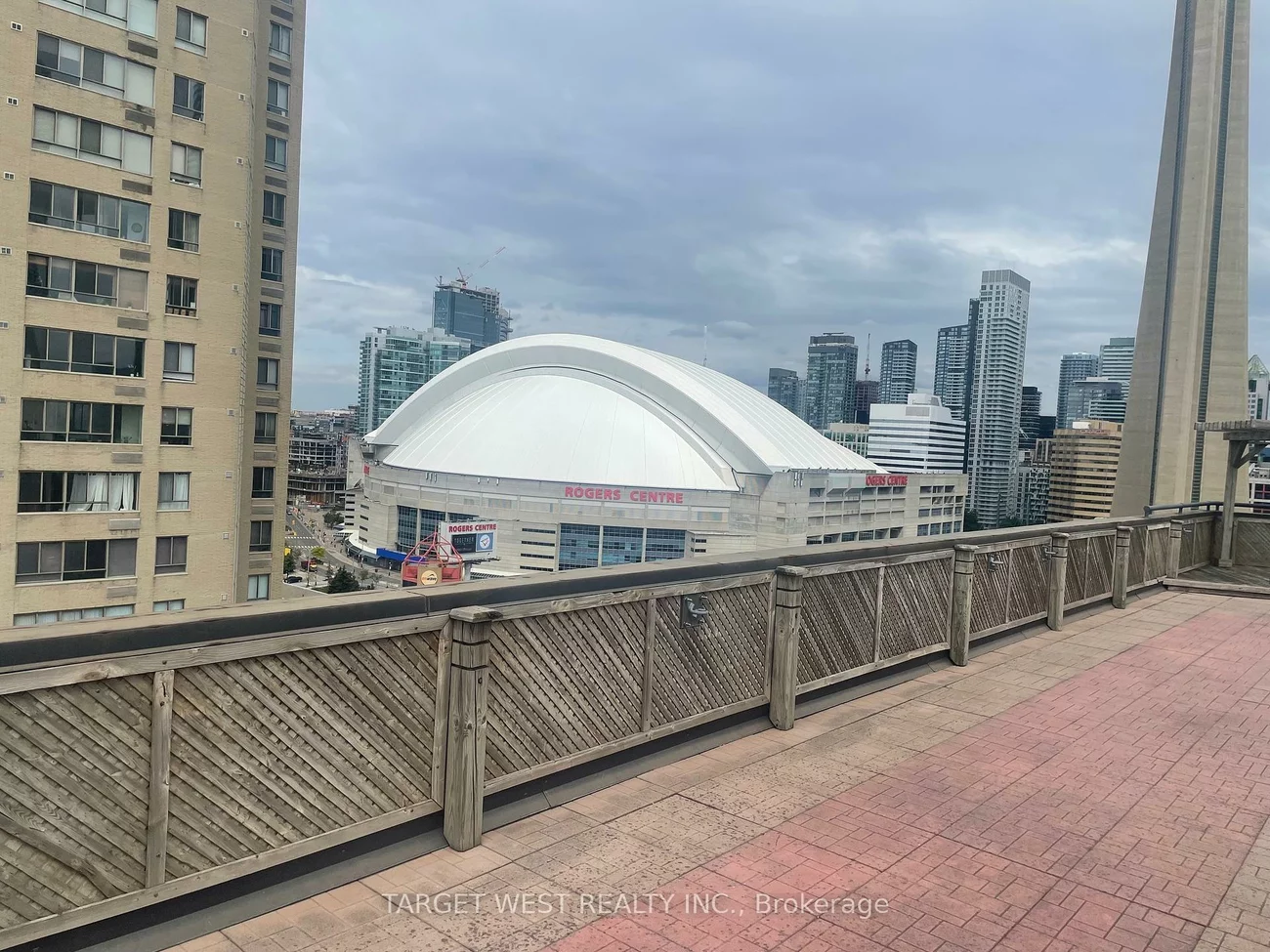 250, Queens, Waterfront Communities C1, Toronto