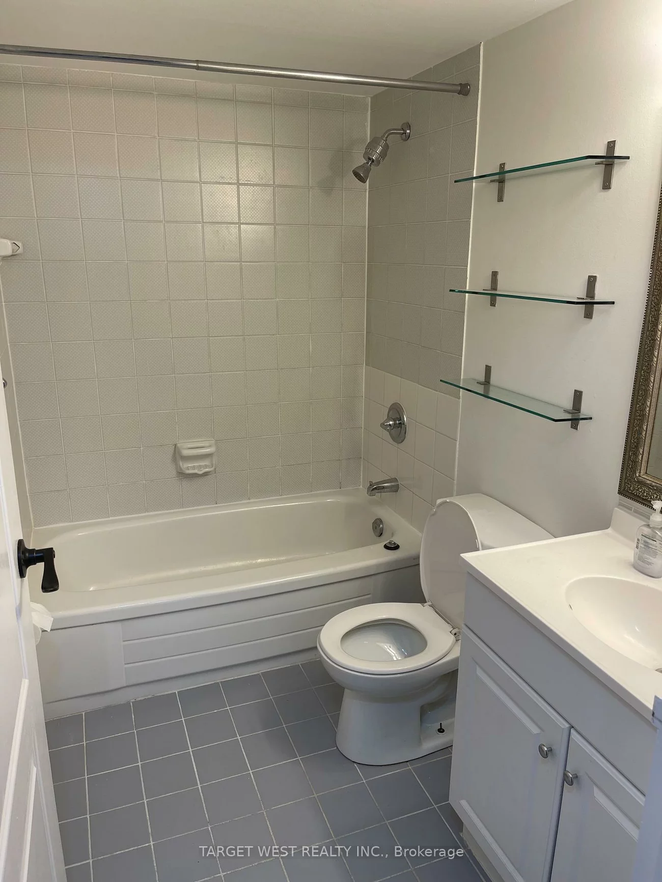 250, Queens, Waterfront Communities C1, Toronto