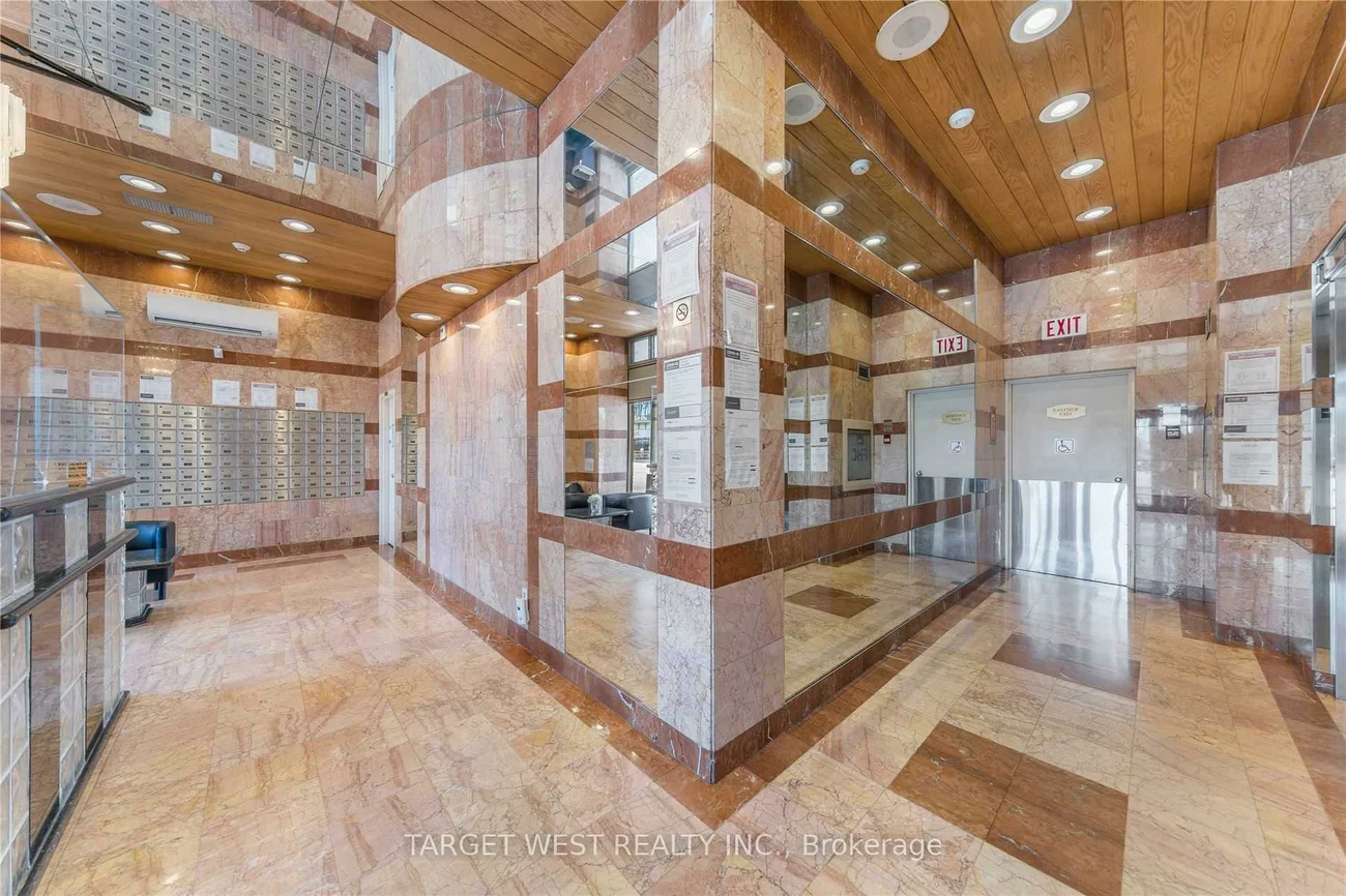 250, Queens, Waterfront Communities C1, Toronto