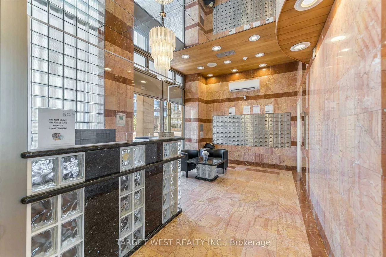 250, Queens, Waterfront Communities C1, Toronto