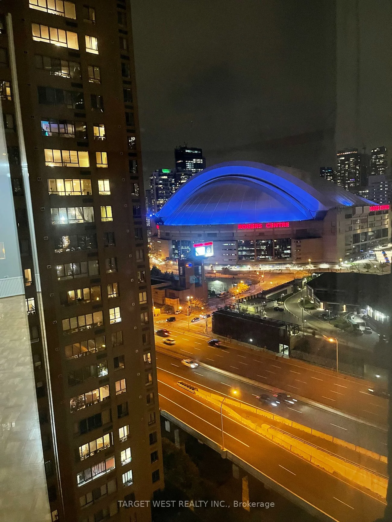 250, Queens, Waterfront Communities C1, Toronto