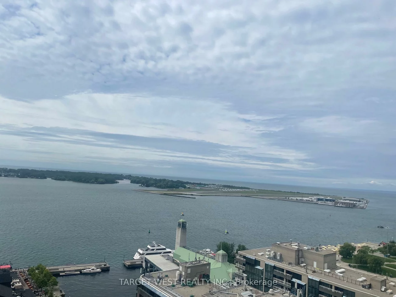 250, Queens, Waterfront Communities C1, Toronto