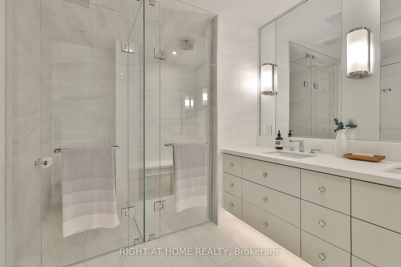 363, Avenue, Yonge-St. Clair, Toronto