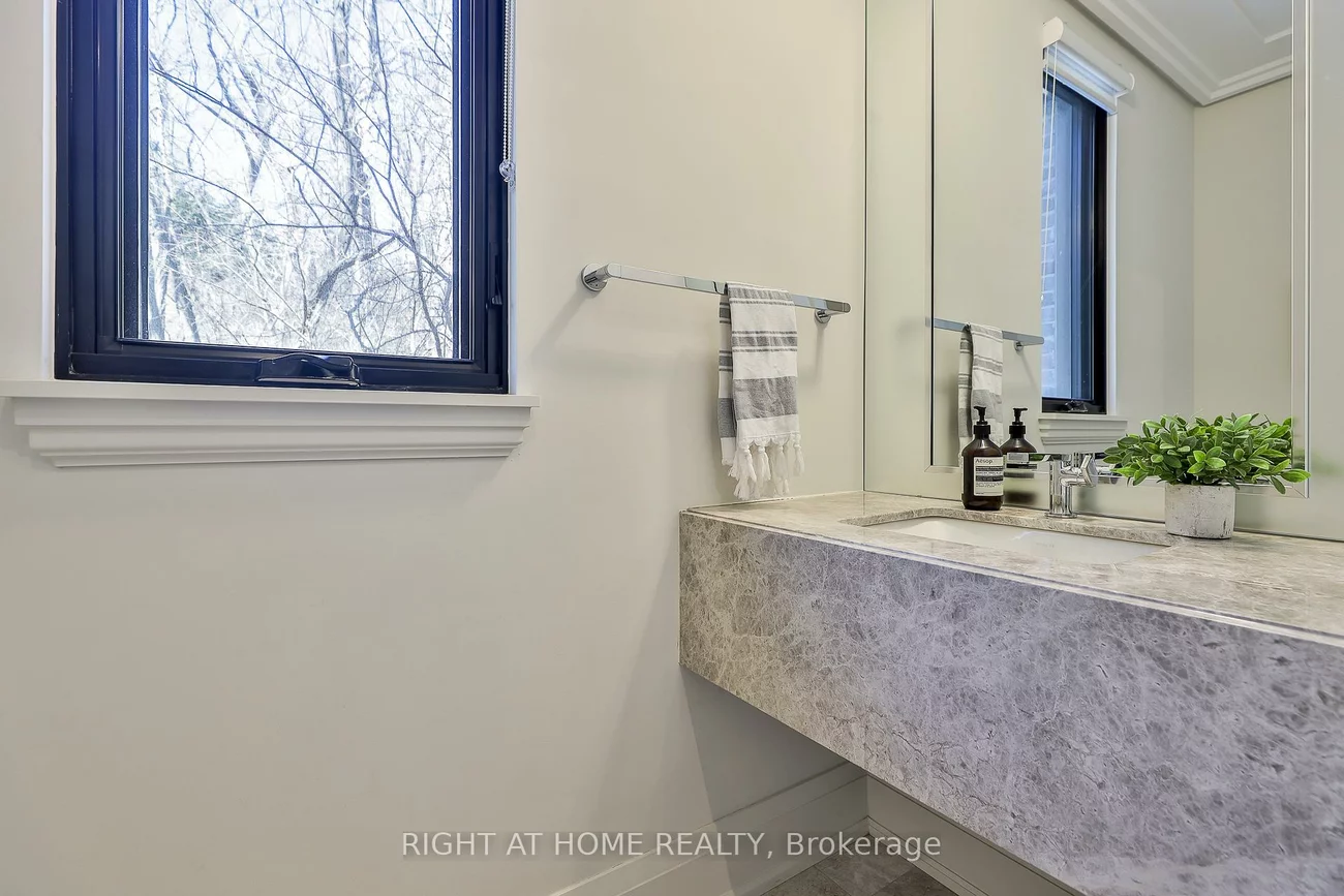 363, Avenue, Yonge-St. Clair, Toronto