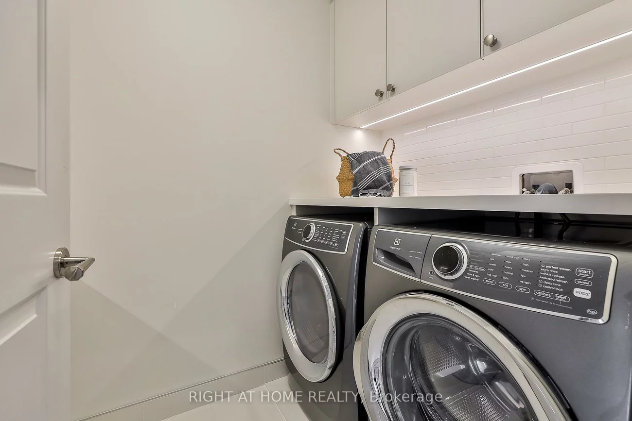 363, Avenue, Yonge-St. Clair, Toronto