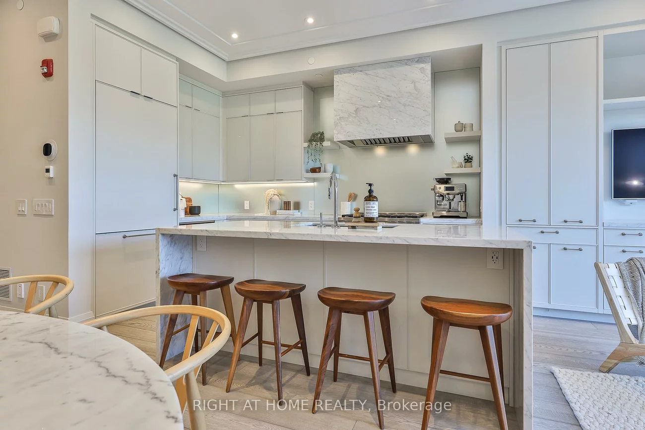 363, Avenue, Yonge-St. Clair, Toronto