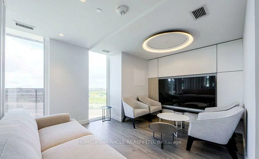 30, Tretti, Clanton Park, Toronto