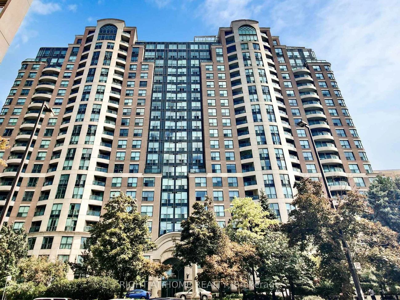 23, Lorraine, Willowdale West, Toronto