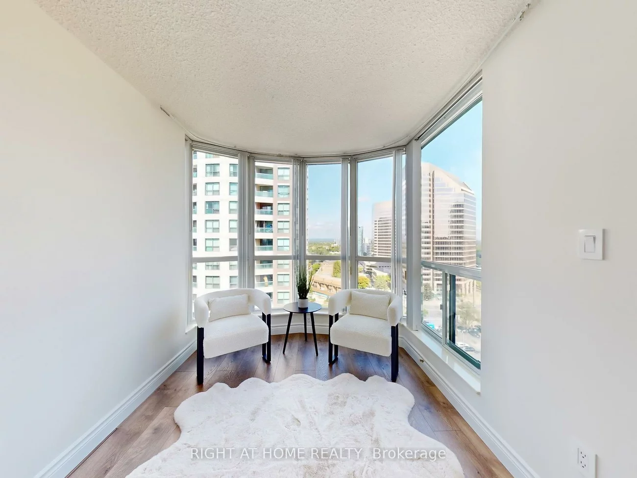 23, Lorraine, Willowdale West, Toronto