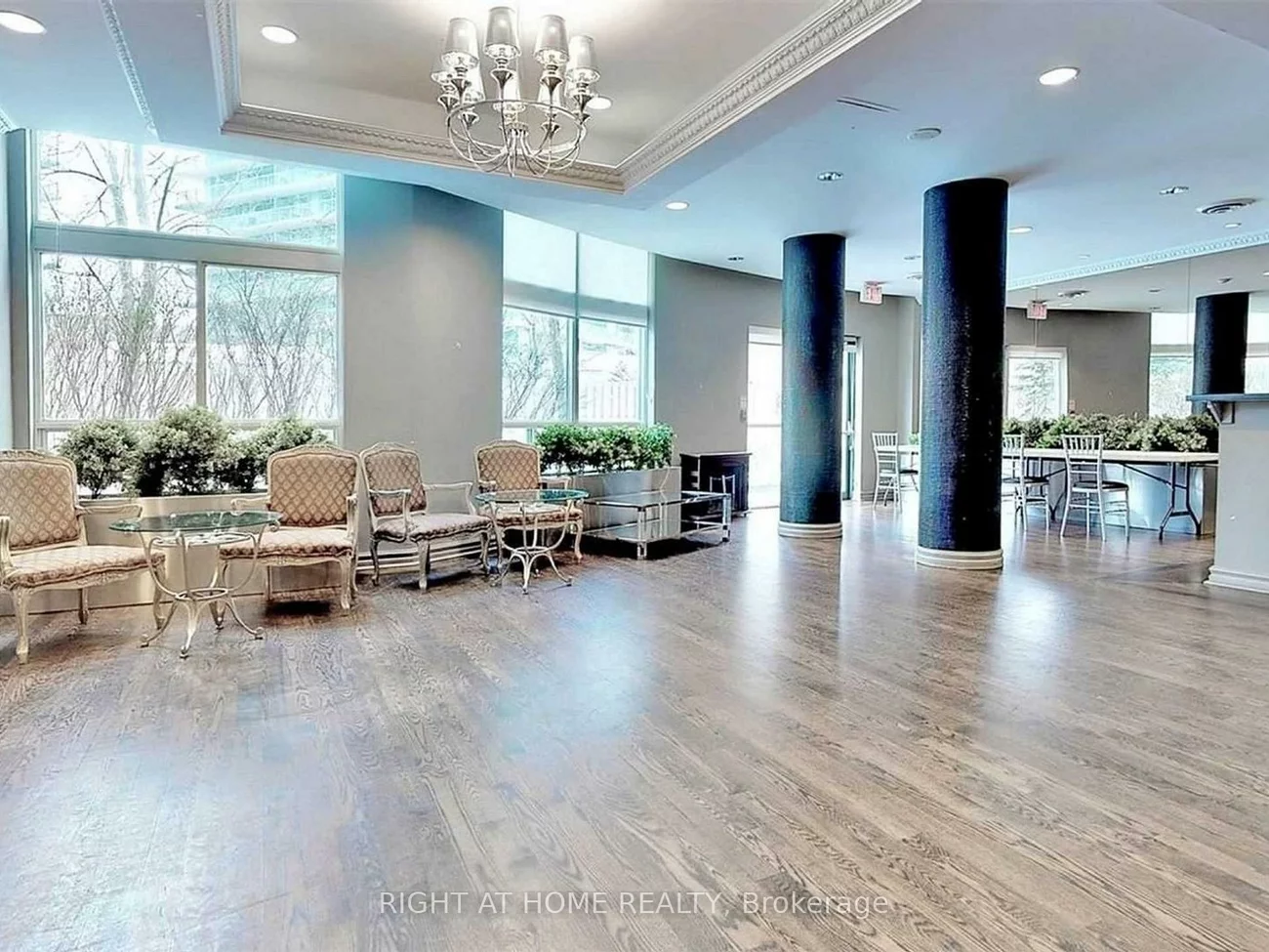 23, Lorraine, Willowdale West, Toronto