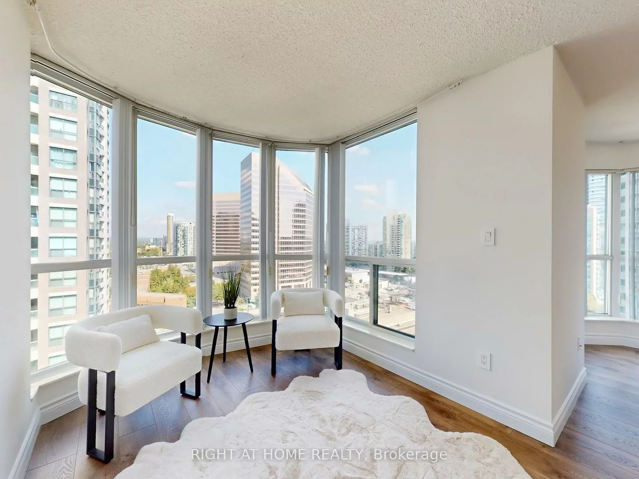 23, Lorraine, Willowdale West, Toronto