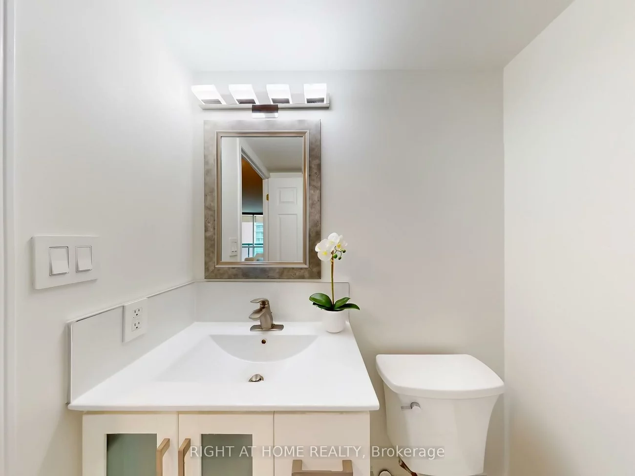 23, Lorraine, Willowdale West, Toronto